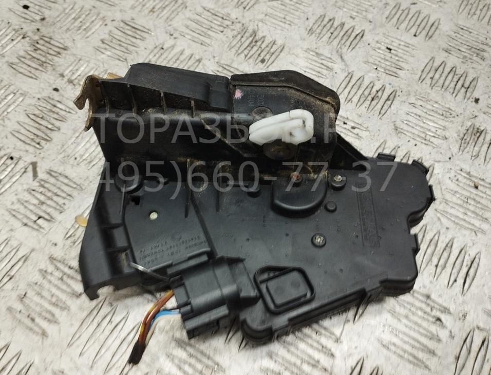 Замок двери передней правой