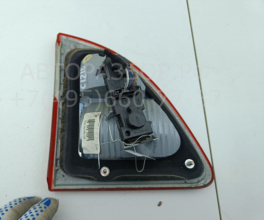 Фонарь задний внутренний правый