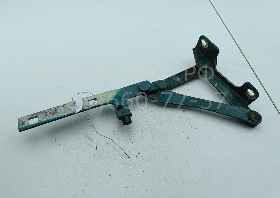 Петля капота правая