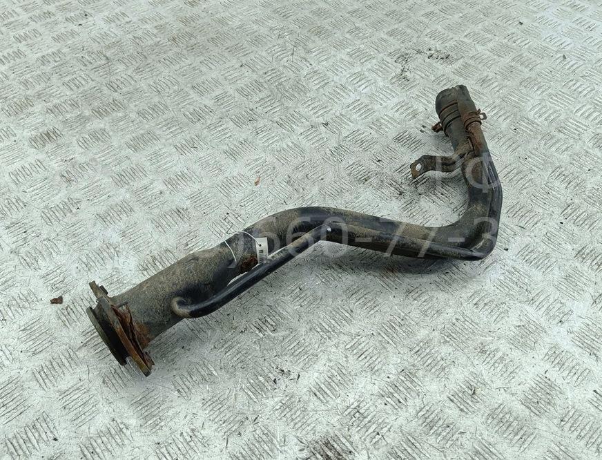 Горловина топливного бака