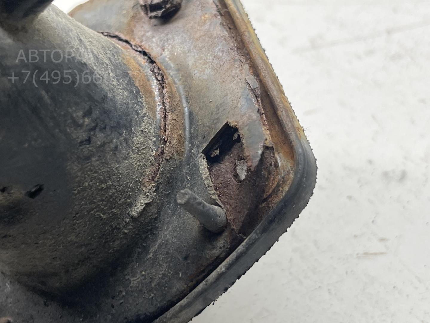 Горловина топливного бака