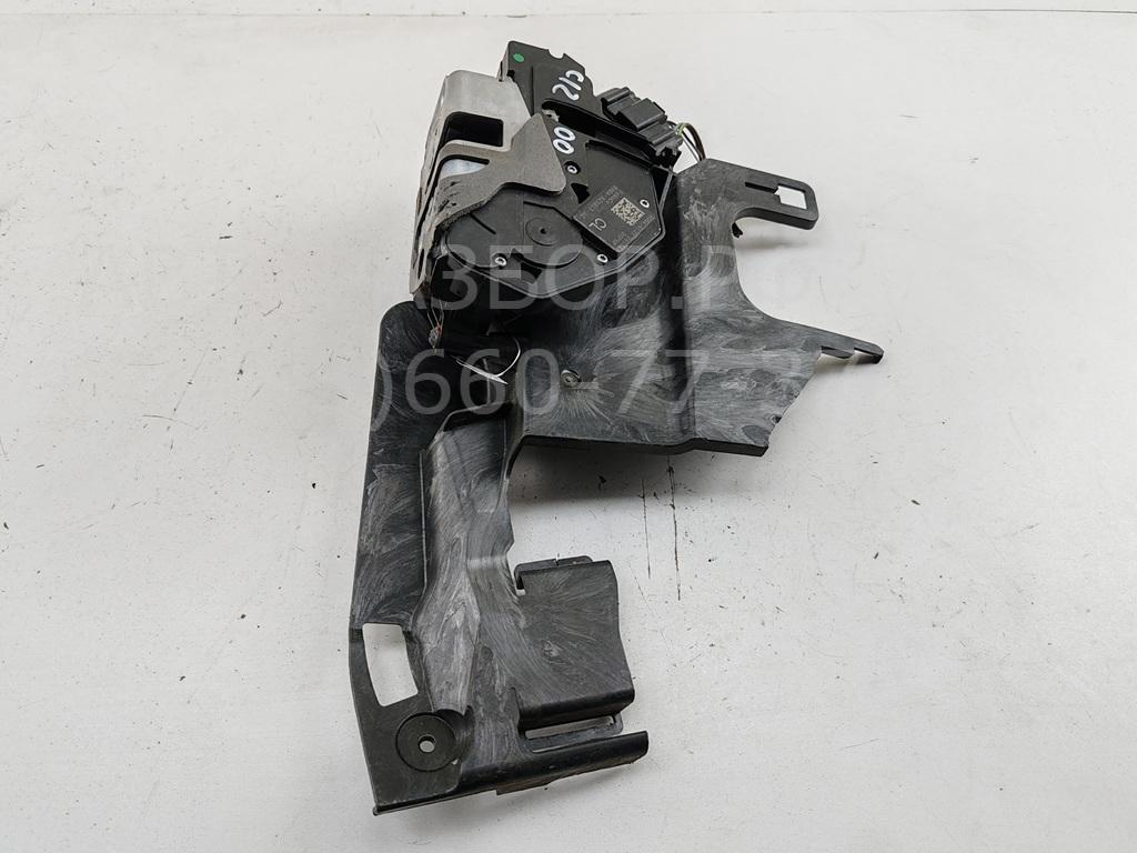 Замок двери передней правой