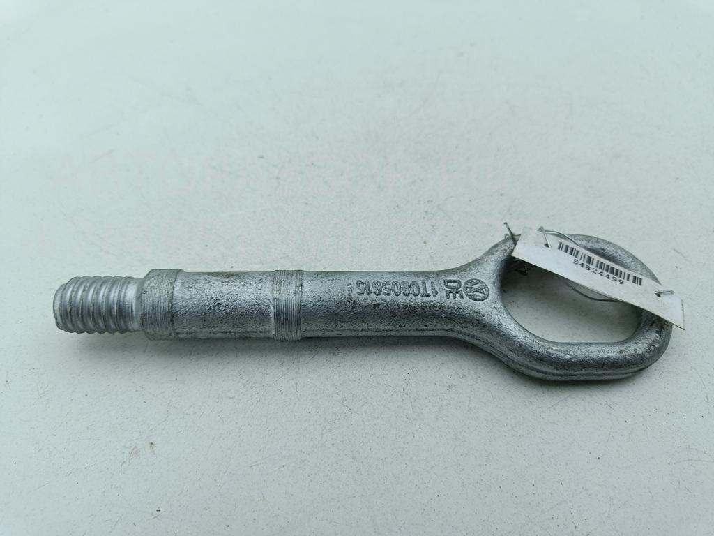 Крюк буксировочный