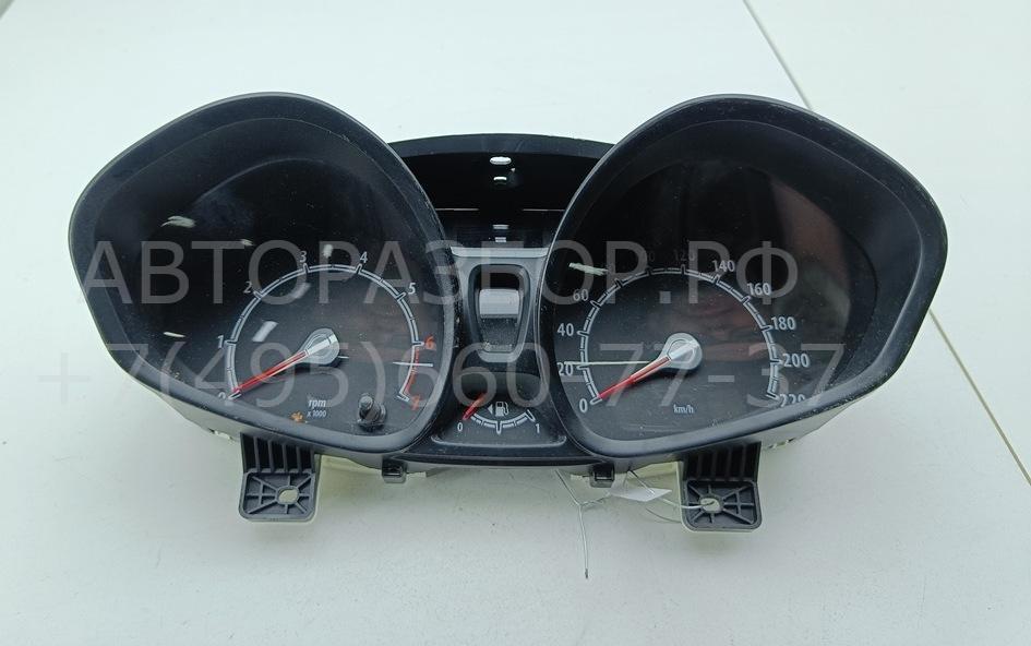 Панель приборов