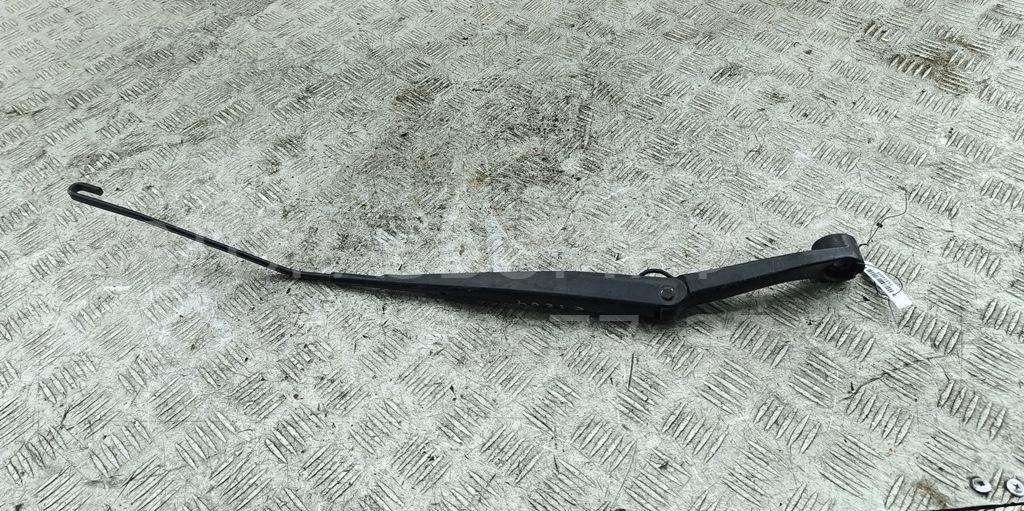 Поводок стеклоочистителя передний правый