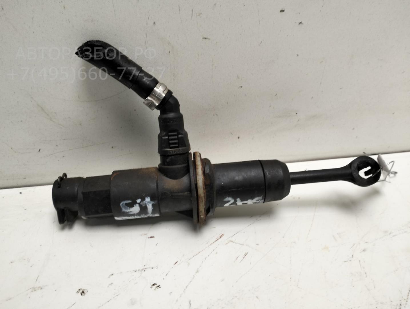 Цилиндр сцепления главный