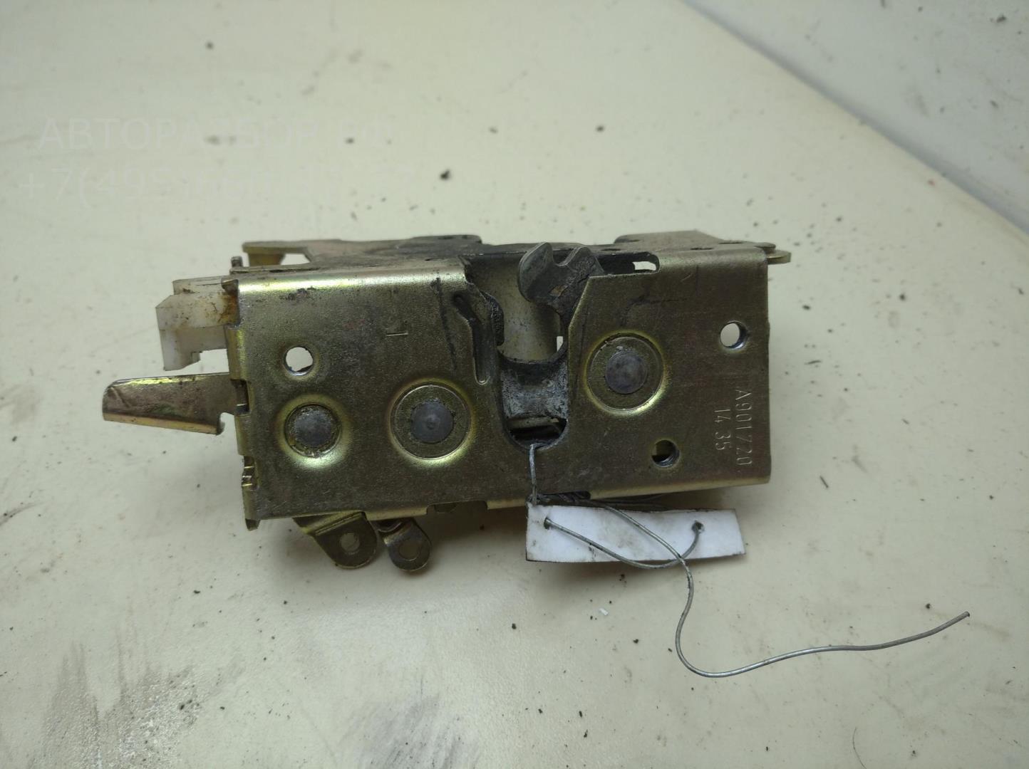 Замок двери передней левой