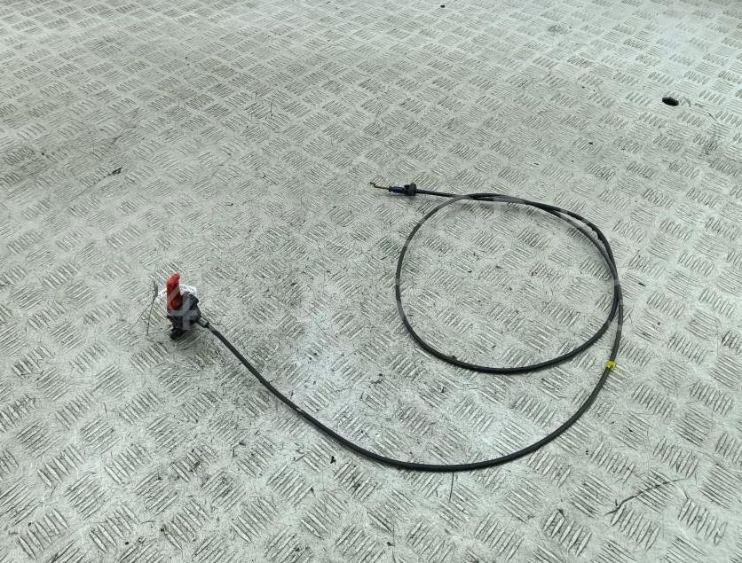 Трос открывания капота