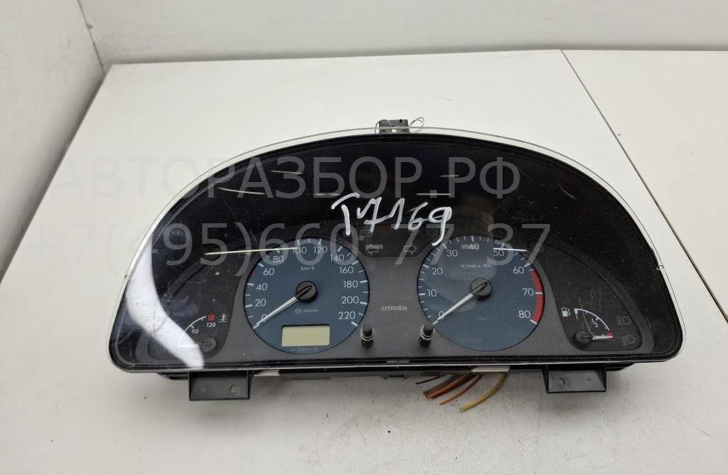 Панель приборов