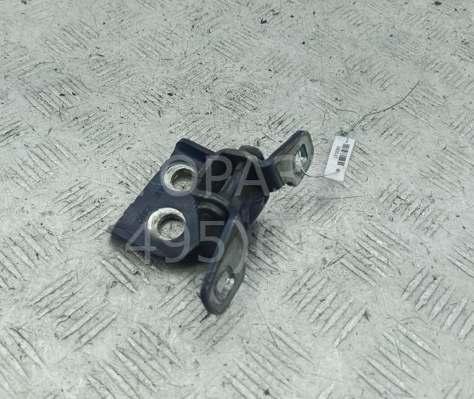 Петля двери