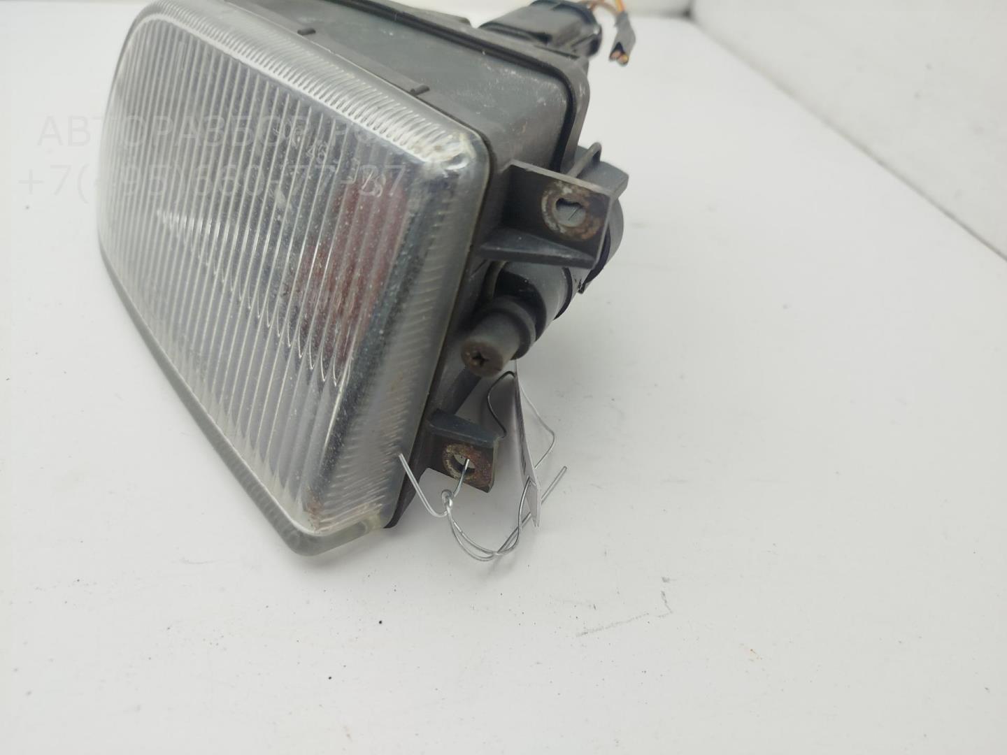 Фара противотуманная левая