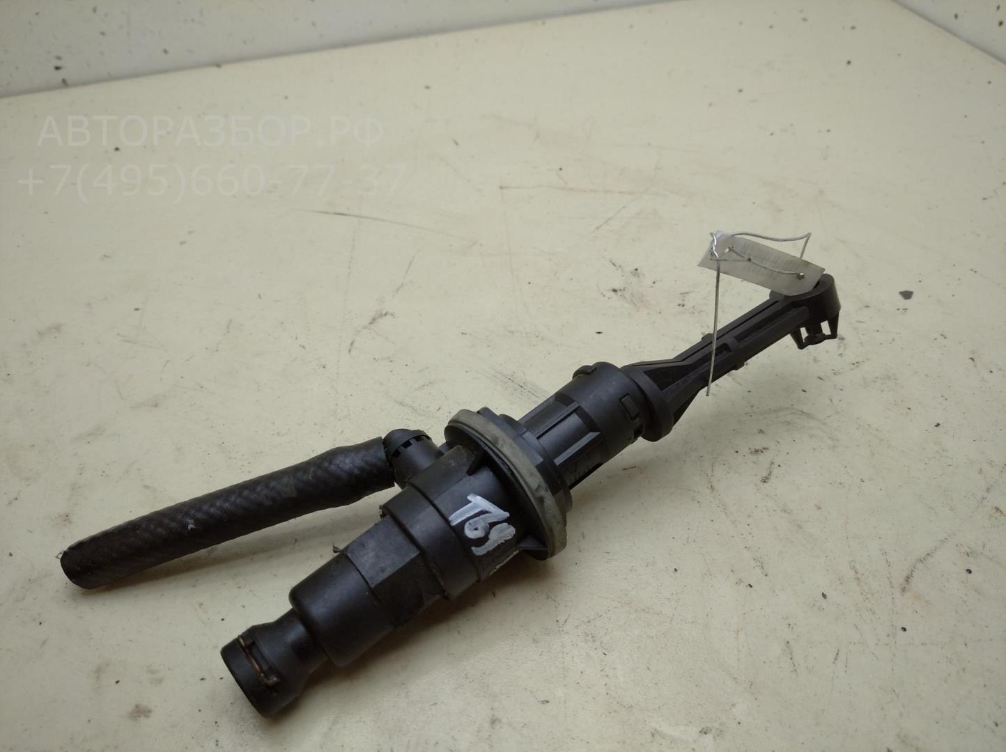 Цилиндр сцепления главный