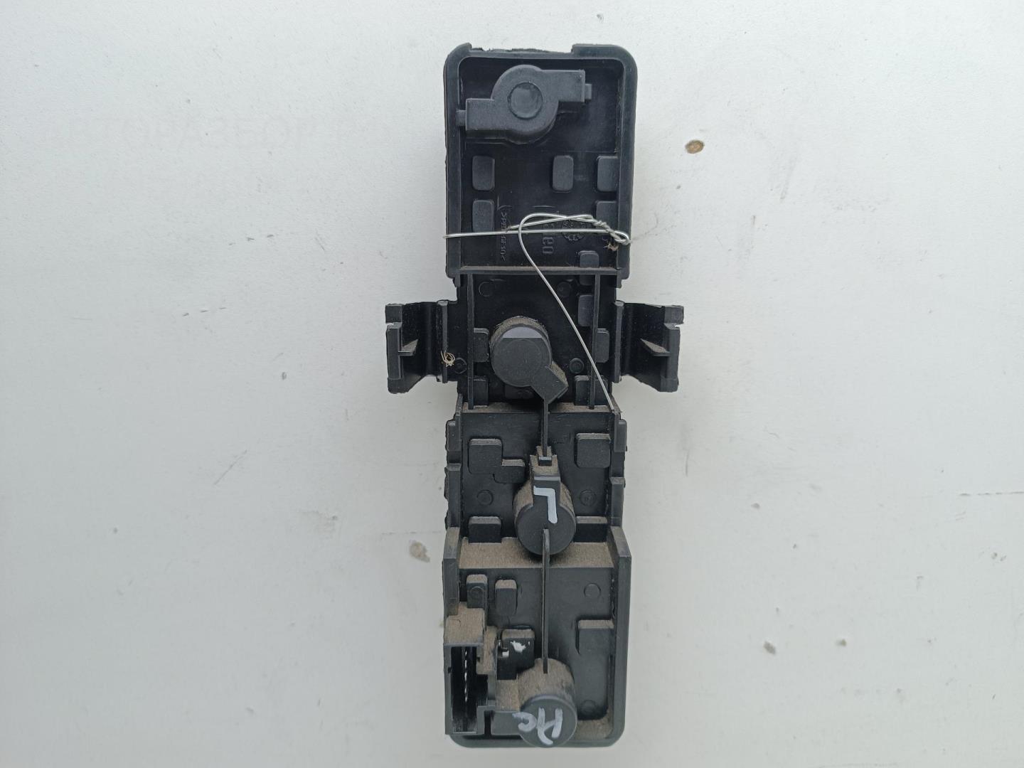 Плата заднего фонаря левого