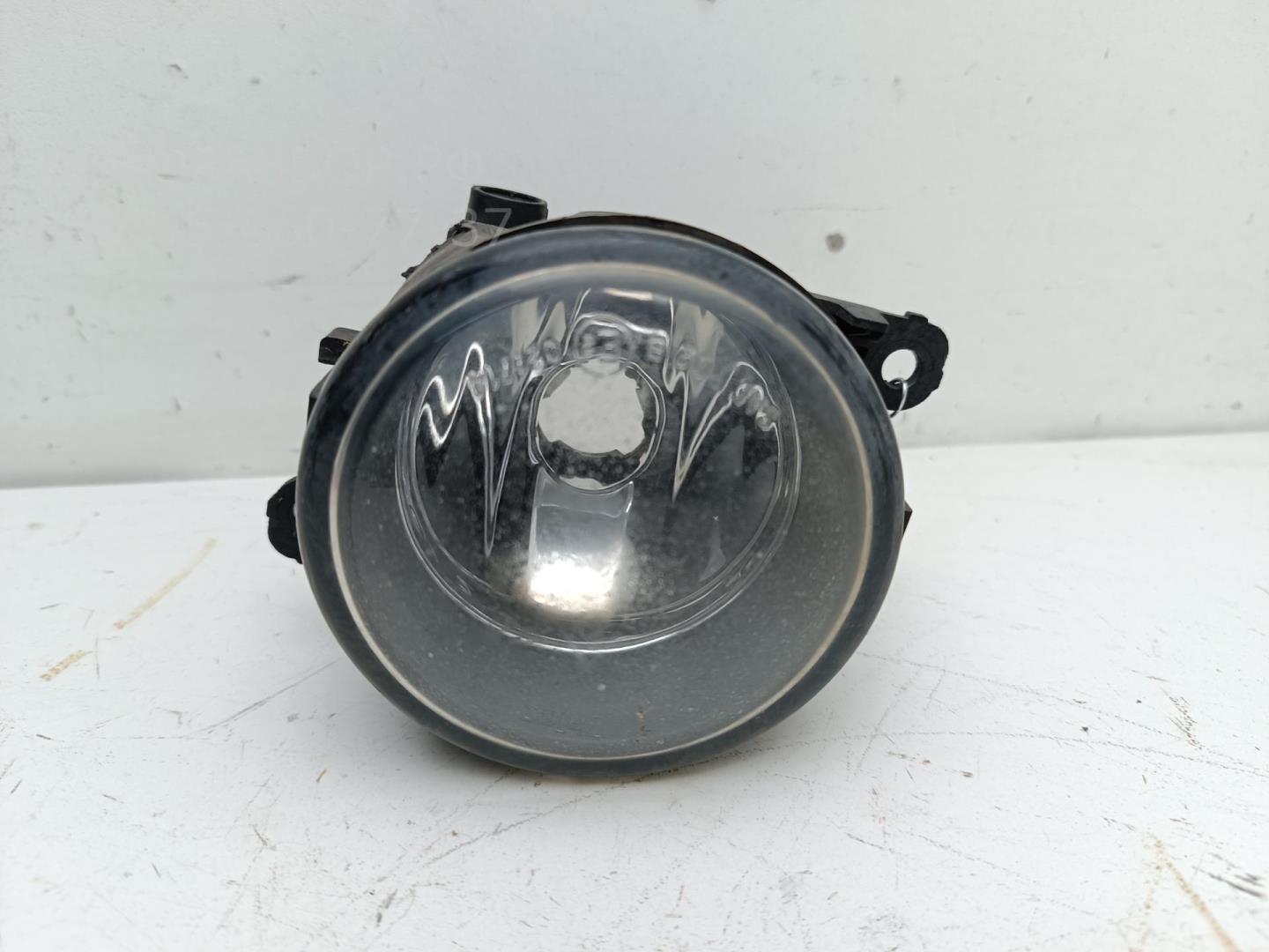 Фара противотуманная левая