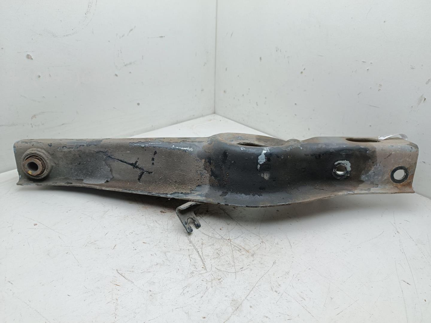 Рычаг задний правый