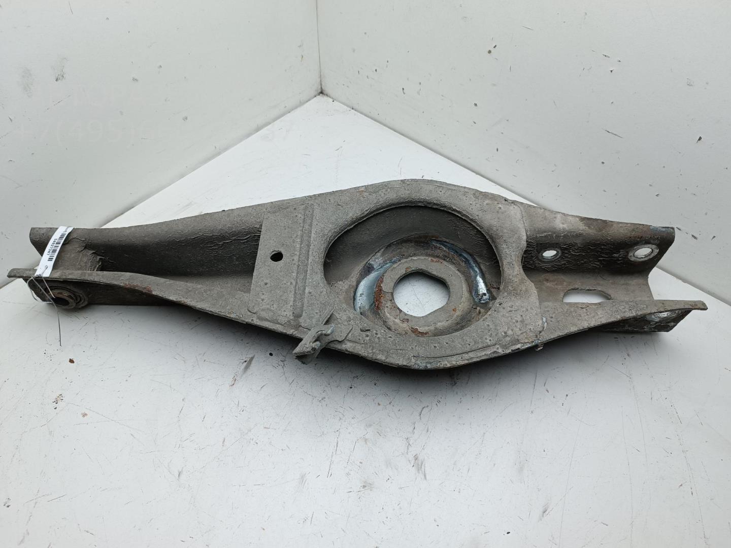 Рычаг задний левый