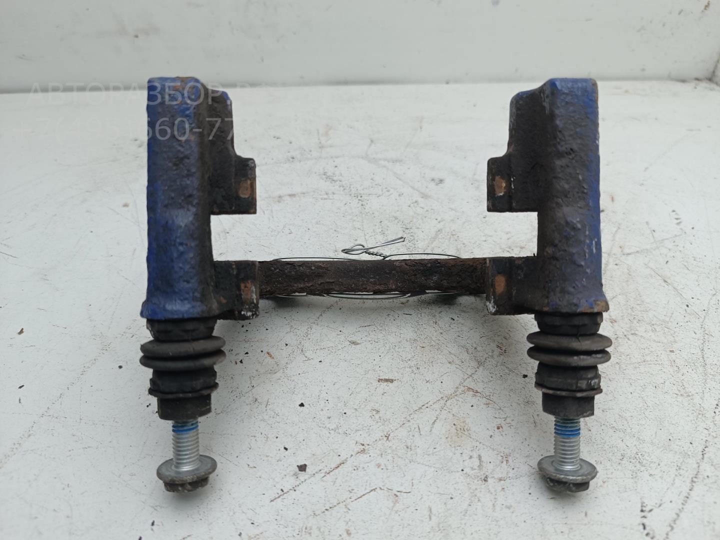 Скоба суппорта заднего