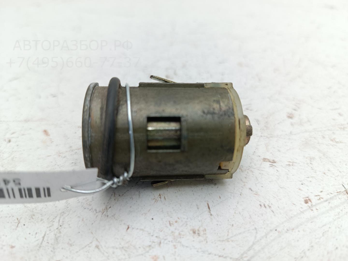 Вставка замка двери