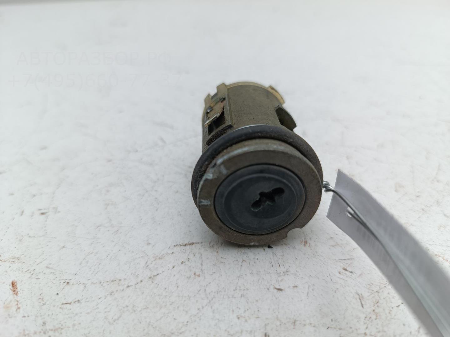 Вставка замка двери