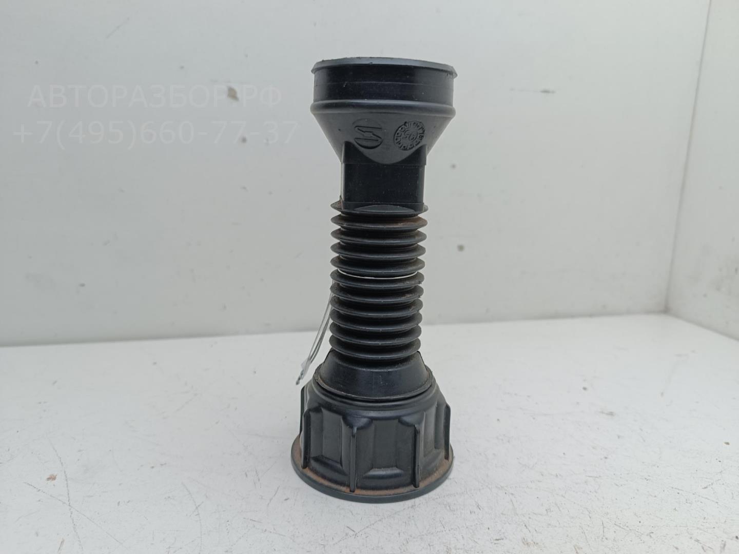 Горловина бачка омывателя