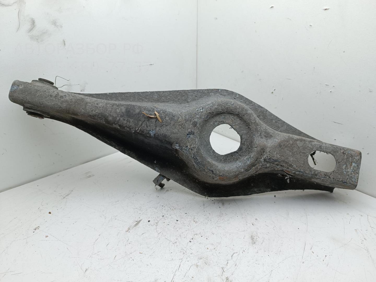 Рычаг задний правый