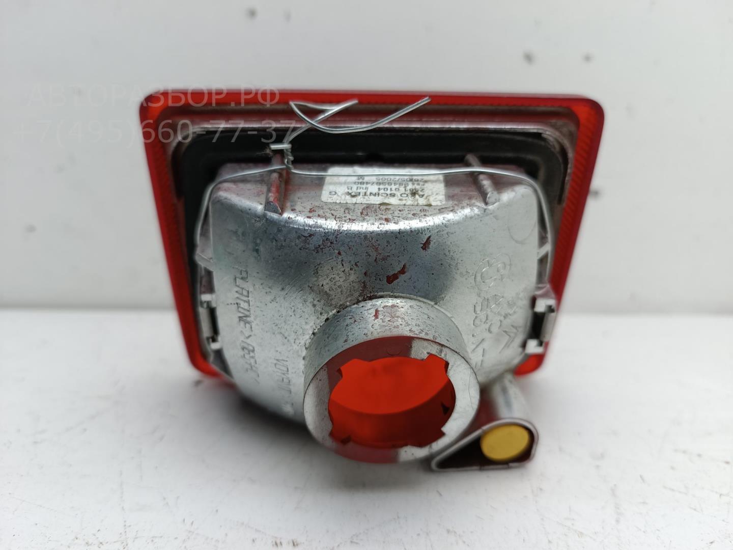 Фонарь задний внутренний левый