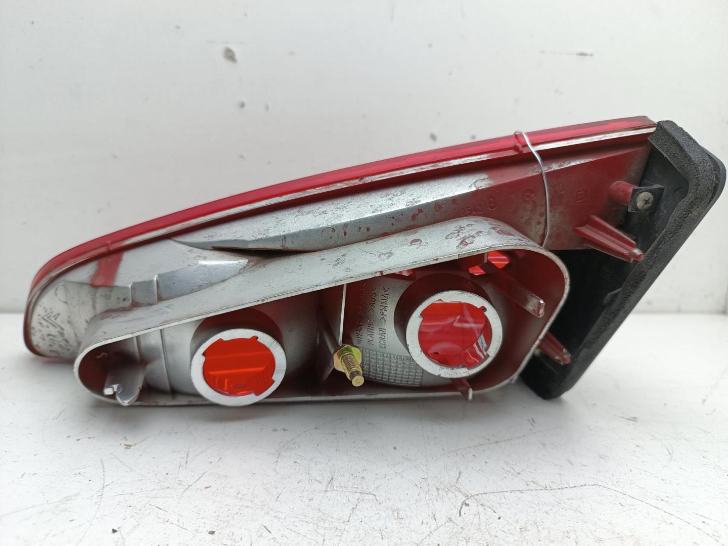 Фонарь задний внутренний левый