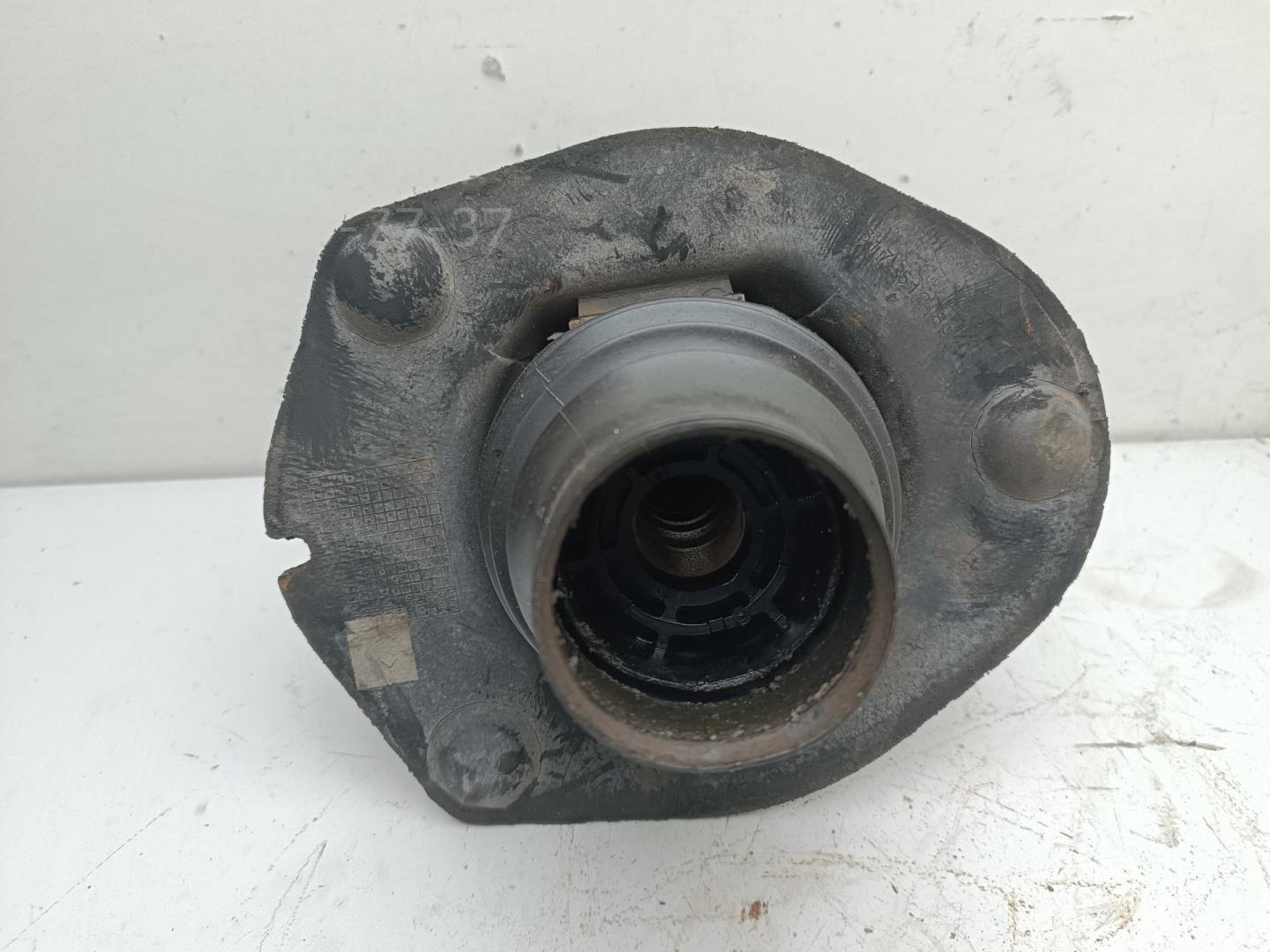 Опора переднего амортизатора верхняя