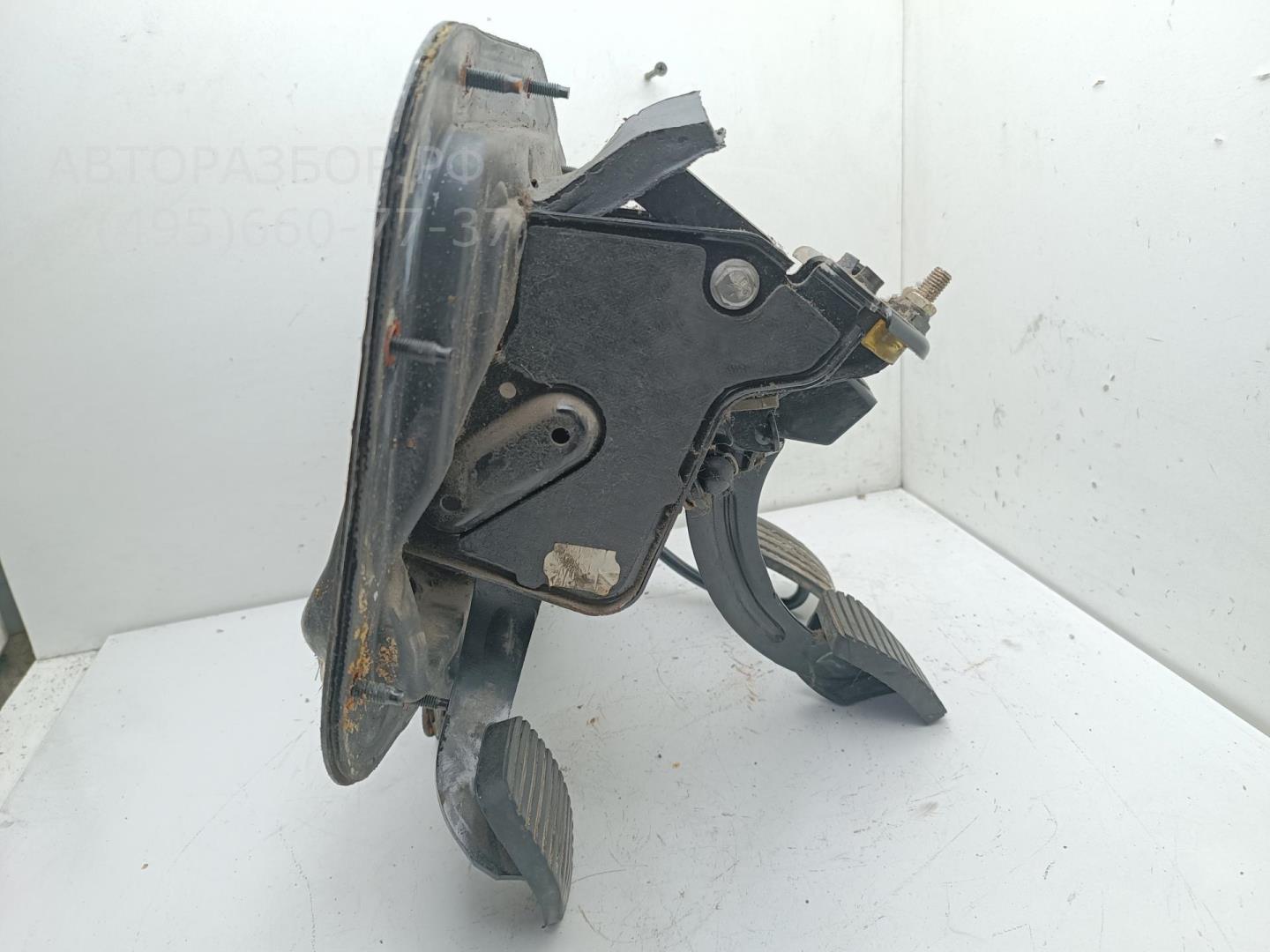 Блок педалей