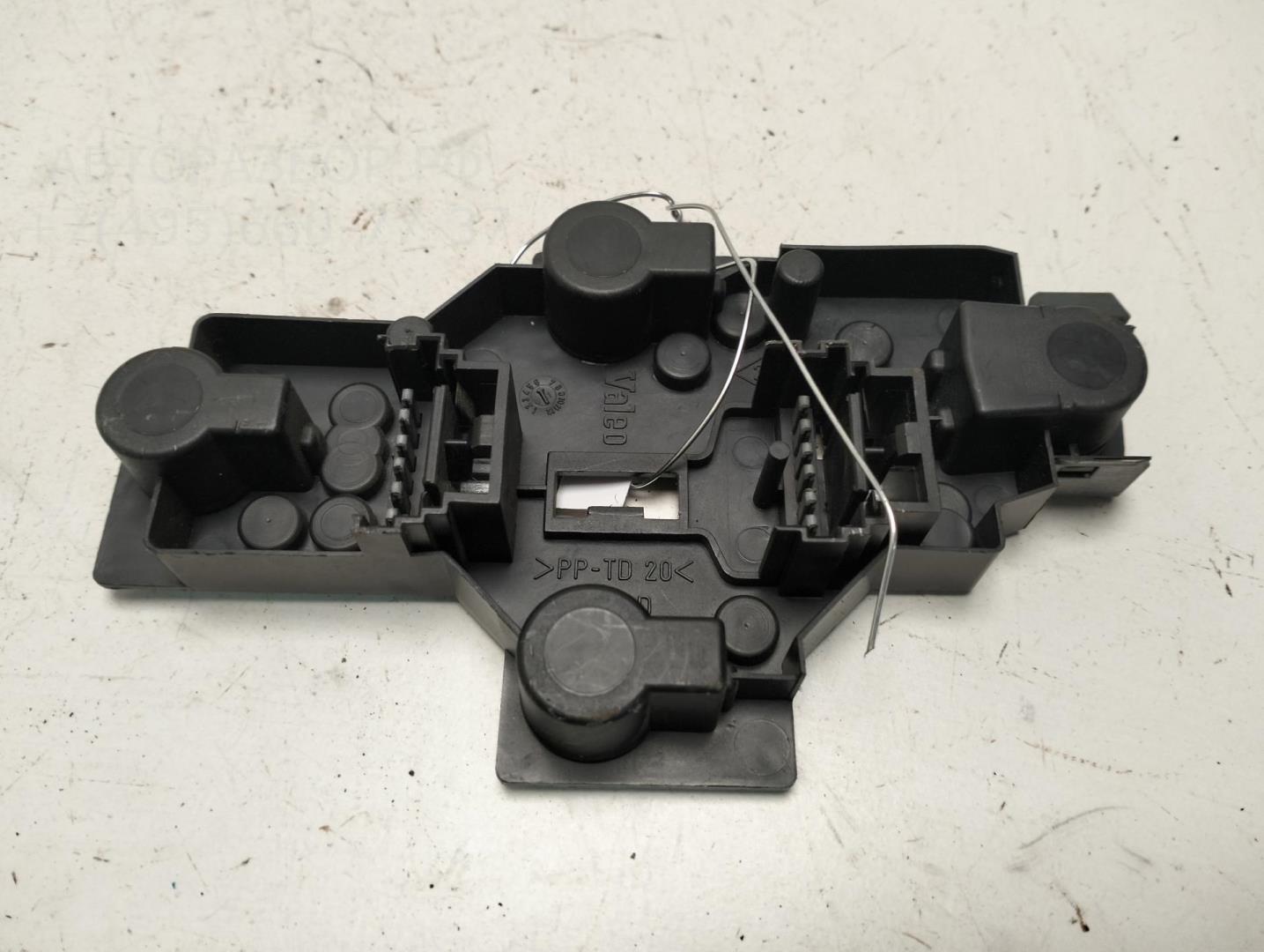 Плата заднего фонаря правого