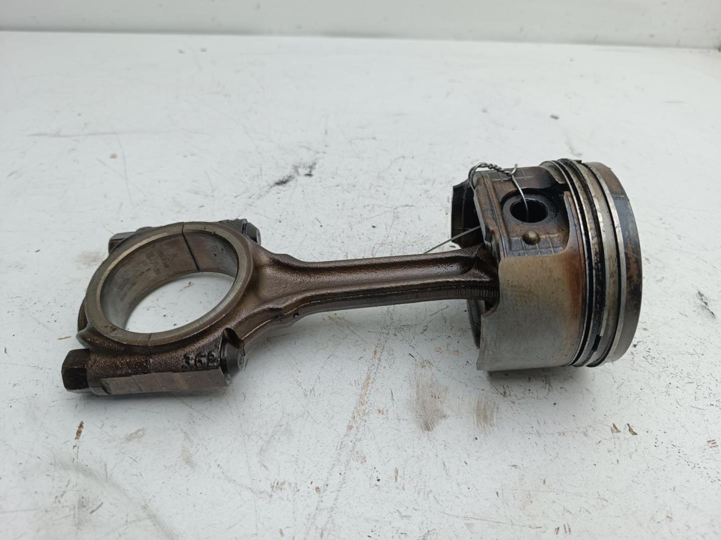 Поршень с шатуном