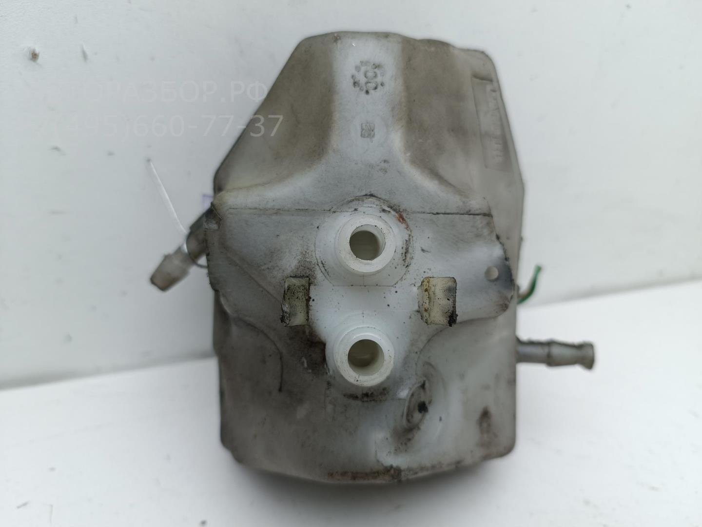 Бачок главного тормозного цилиндра