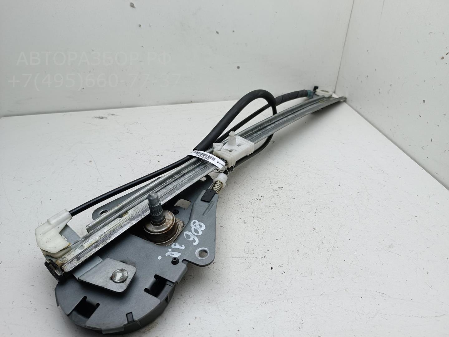 Стеклоподъемник механ. задний правый
