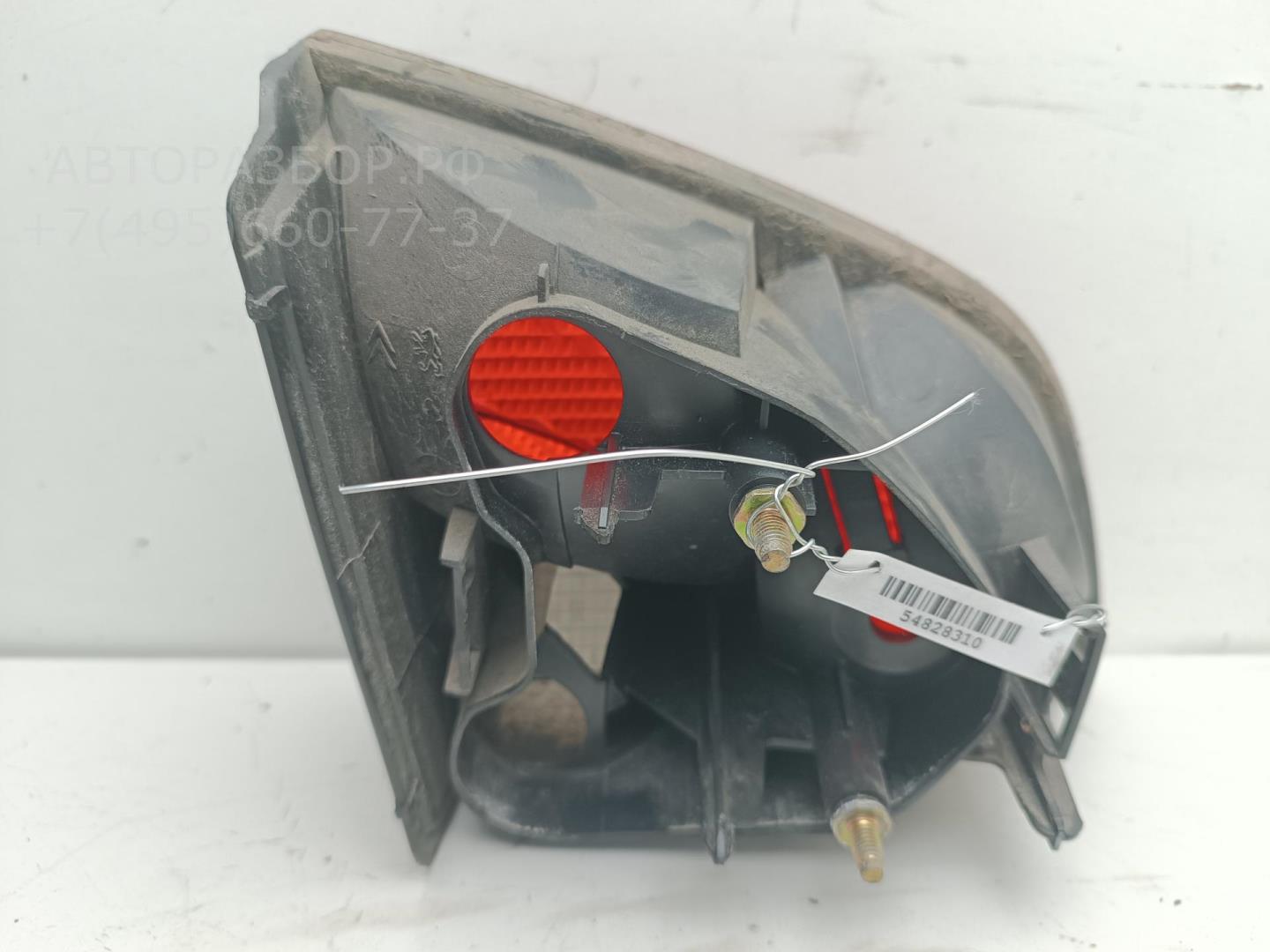 Фонарь задний внутренний правый