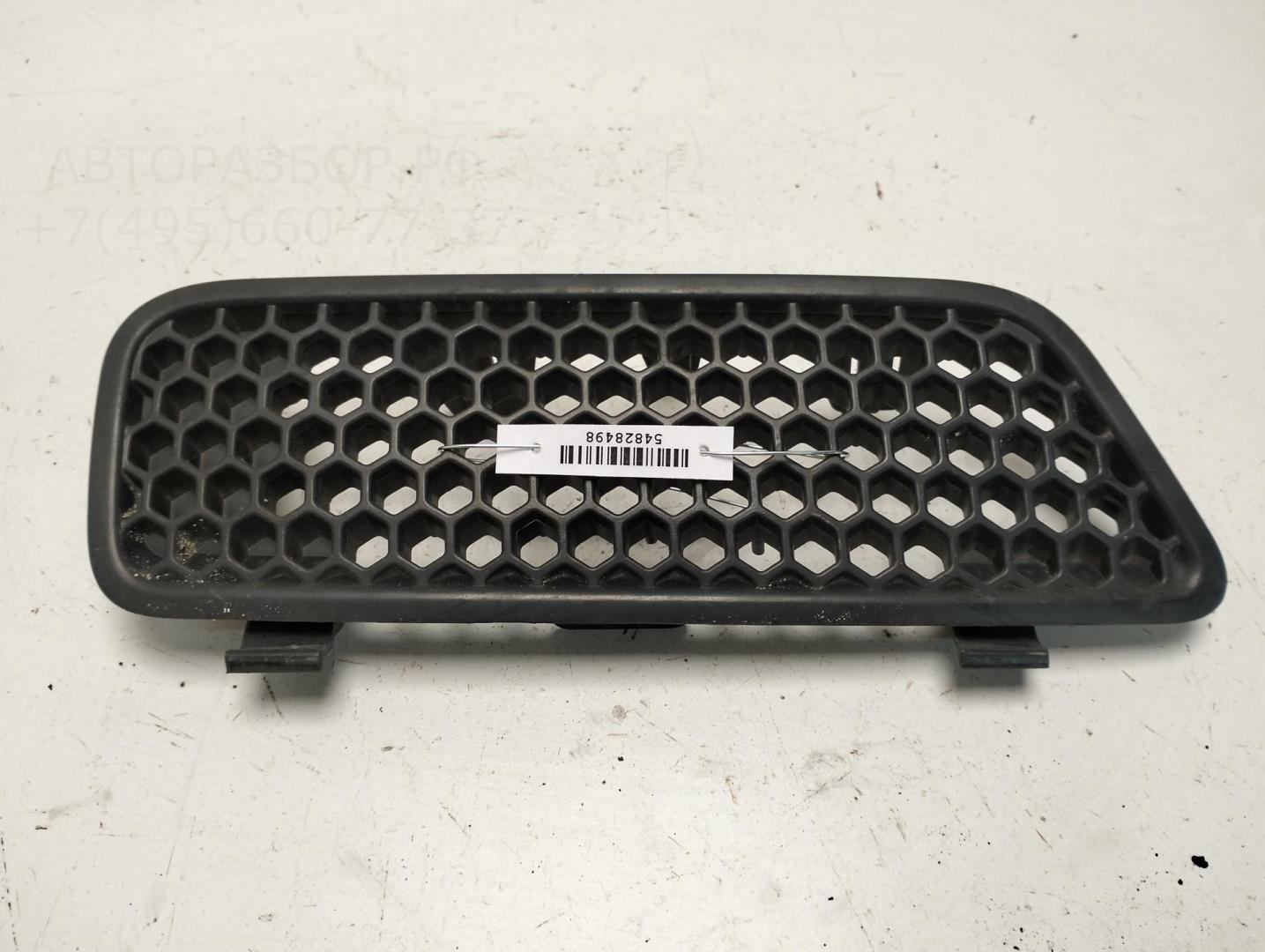 Решетка радиатора правая