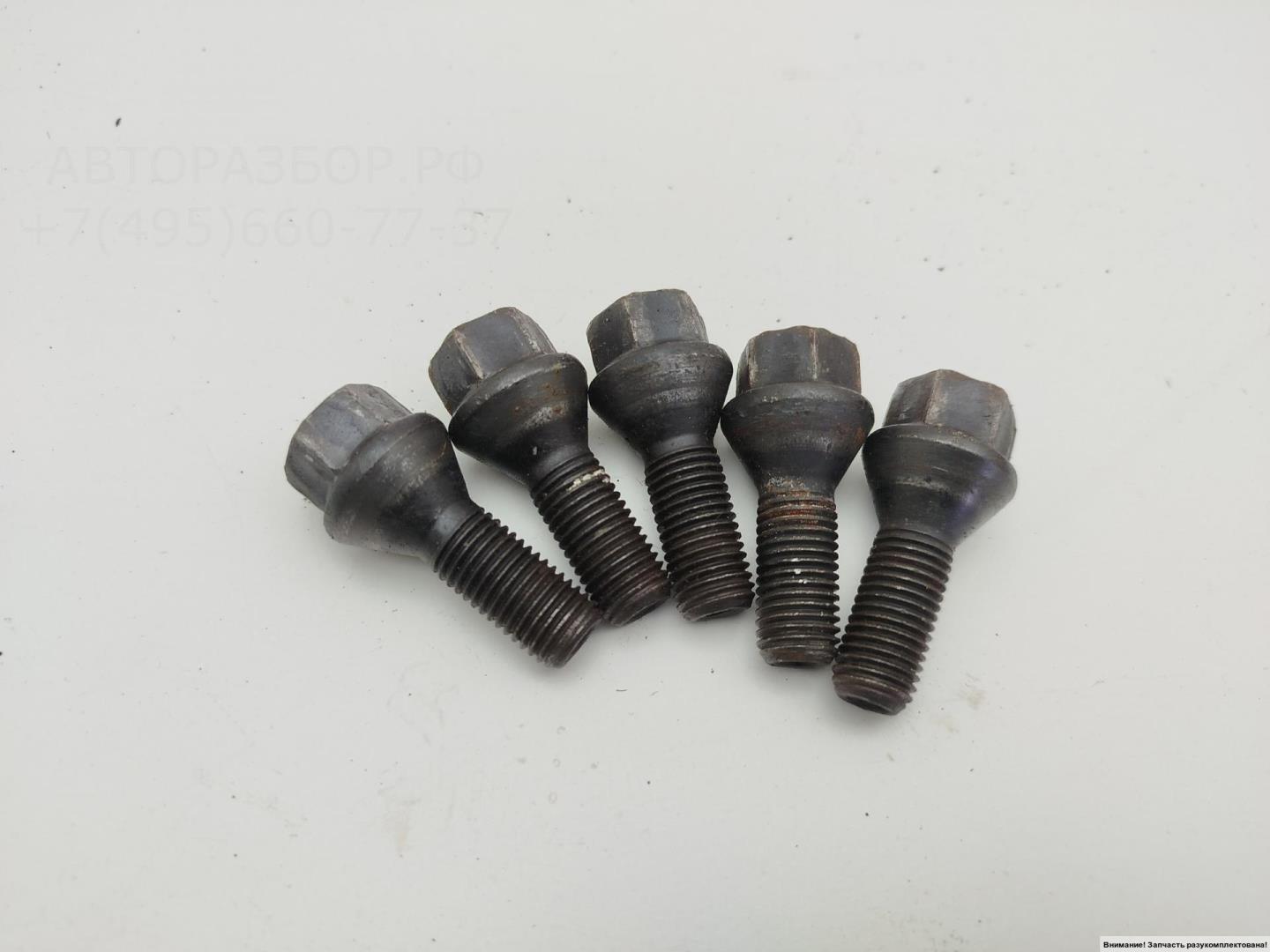 Болт колесный