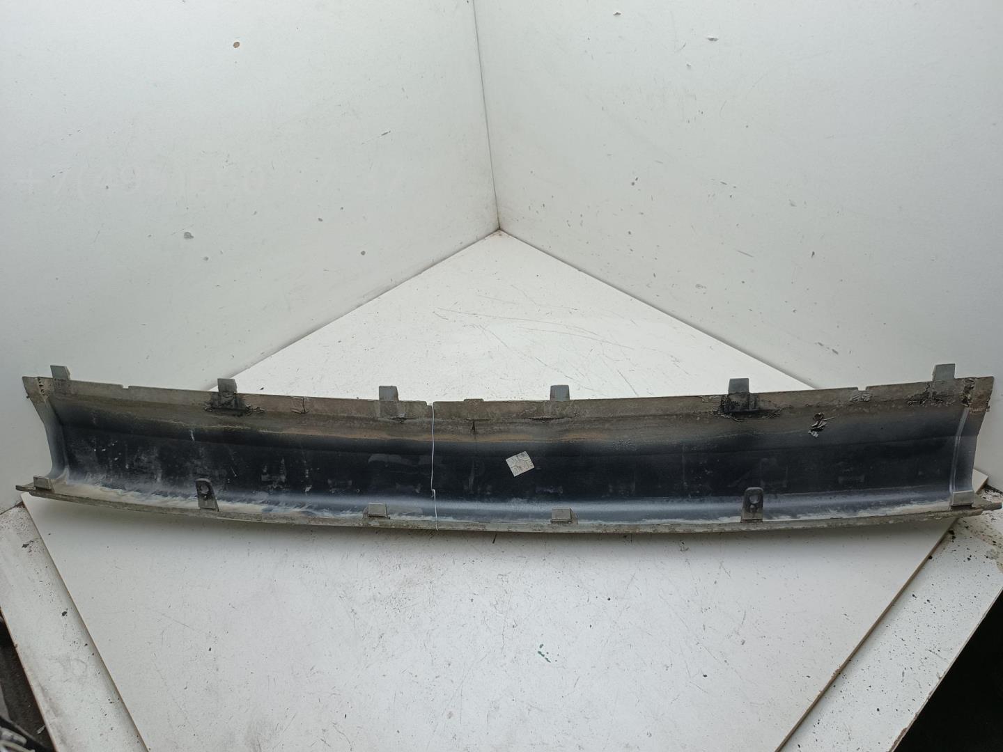 Молдинг заднего бампера правый