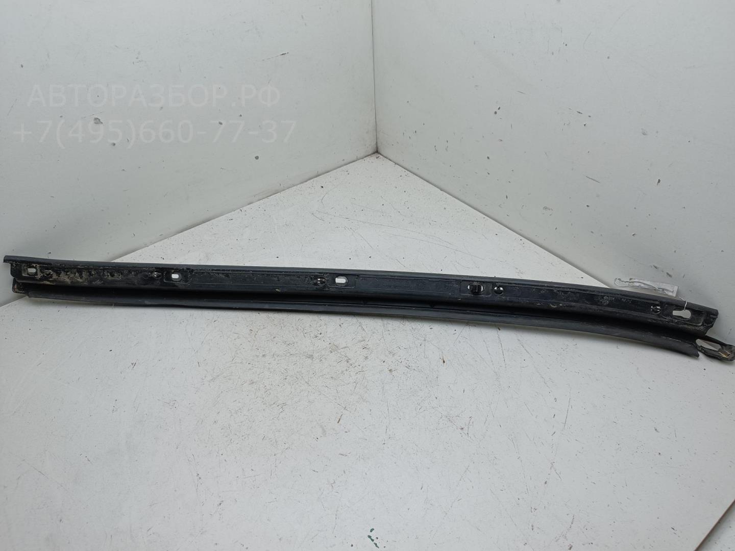 Молдинг лобового стекла