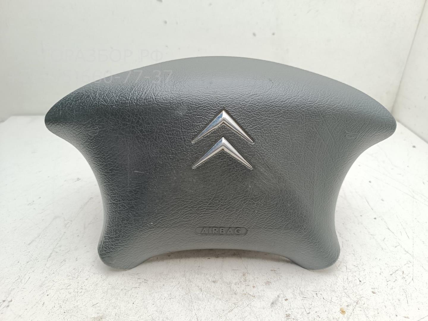 Подушка безопасности в рулевое колесо