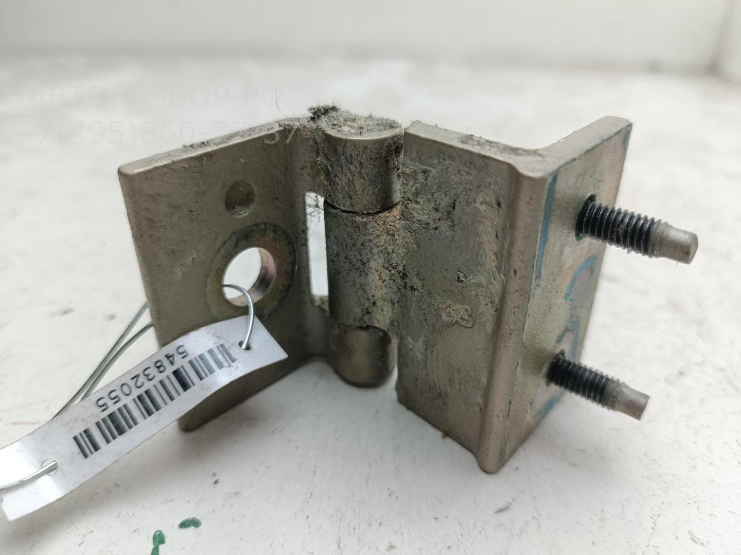 Петля крышки багажника