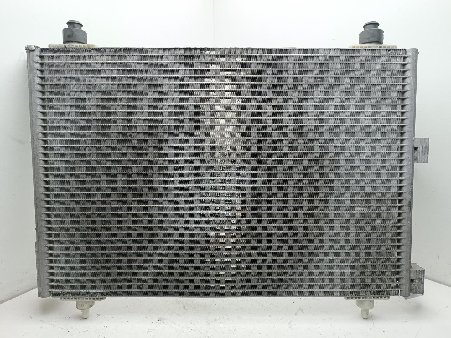 Радиатор кондиционера / конденсер