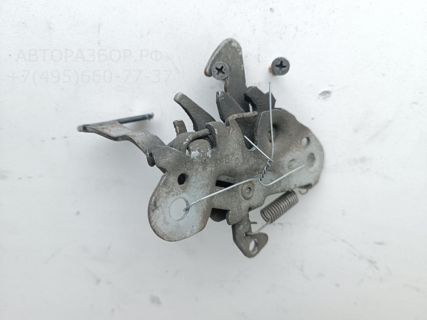 Замок капота