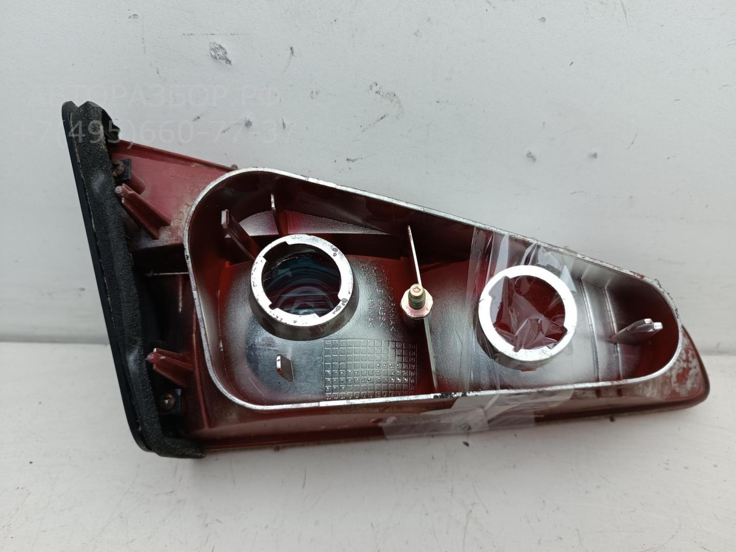 Фонарь задний внутренний правый