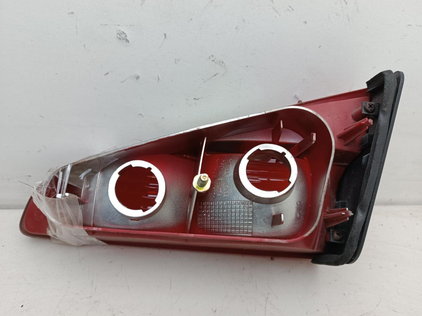 Фонарь задний внутренний левый