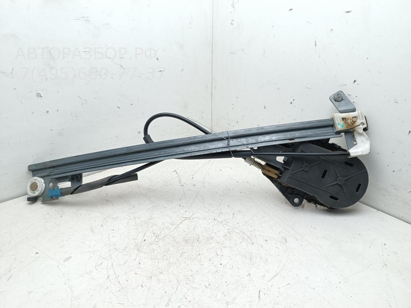 Стеклоподъемник механ. задний правый