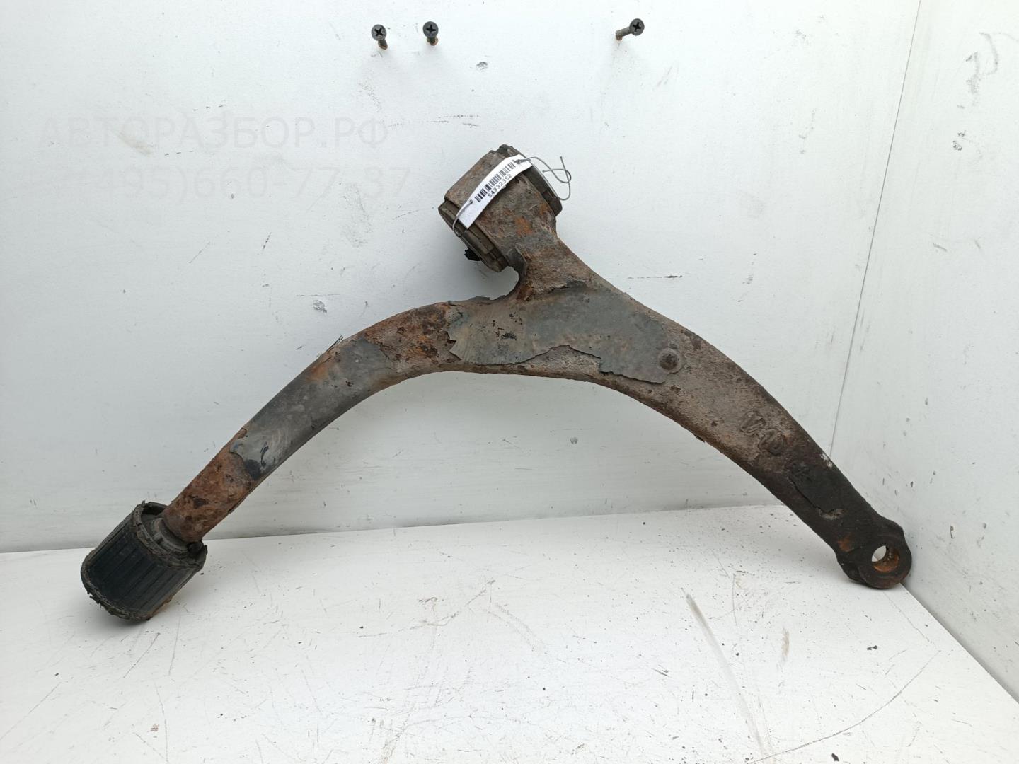 Рычаг передний правый