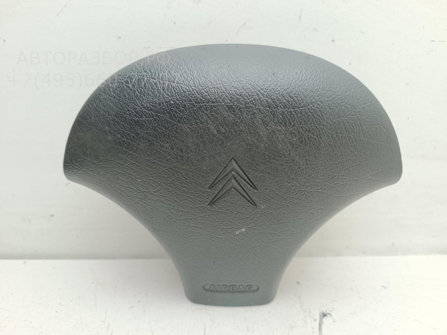 Подушка безопасности в рулевое колесо