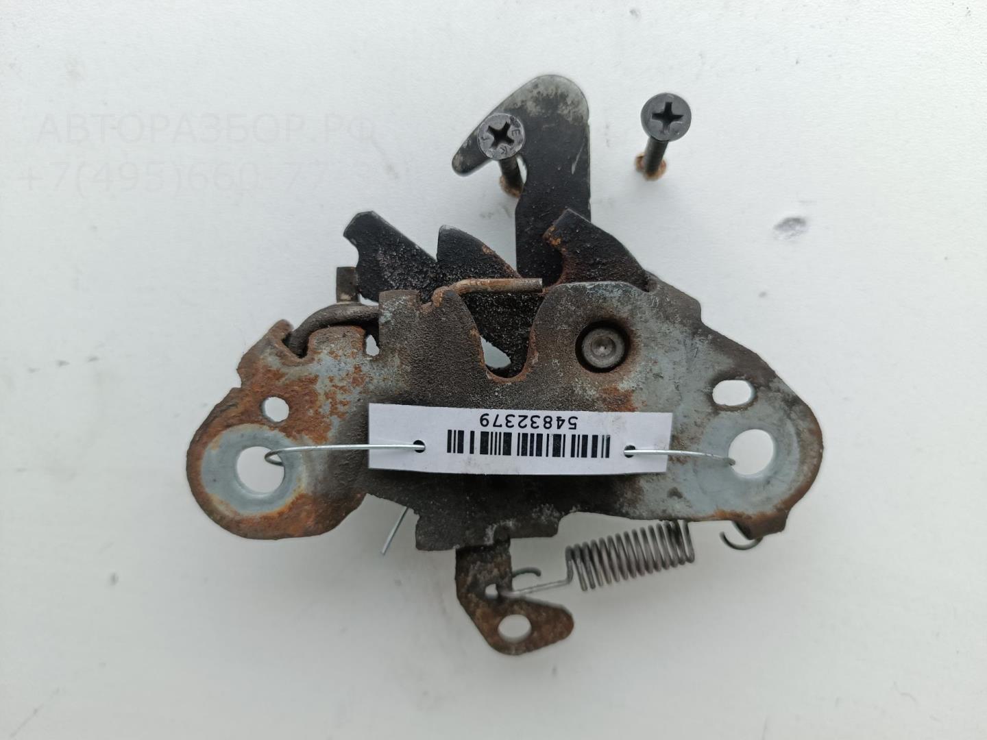 Замок капота