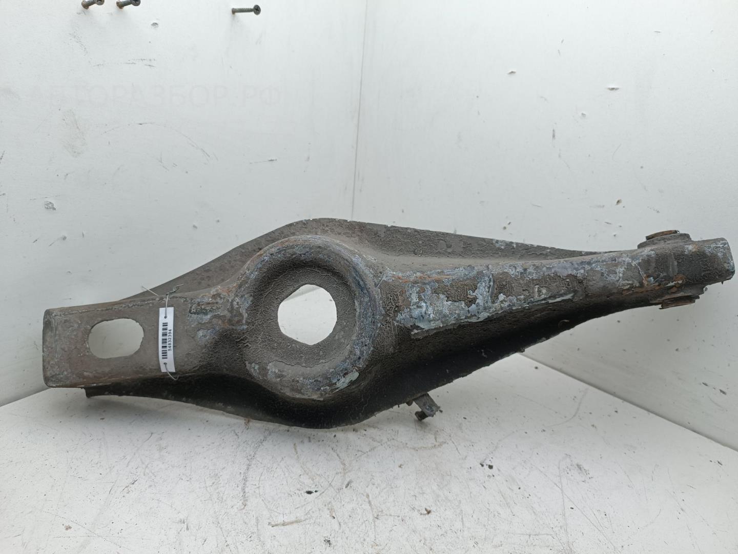 Рычаг задний правый