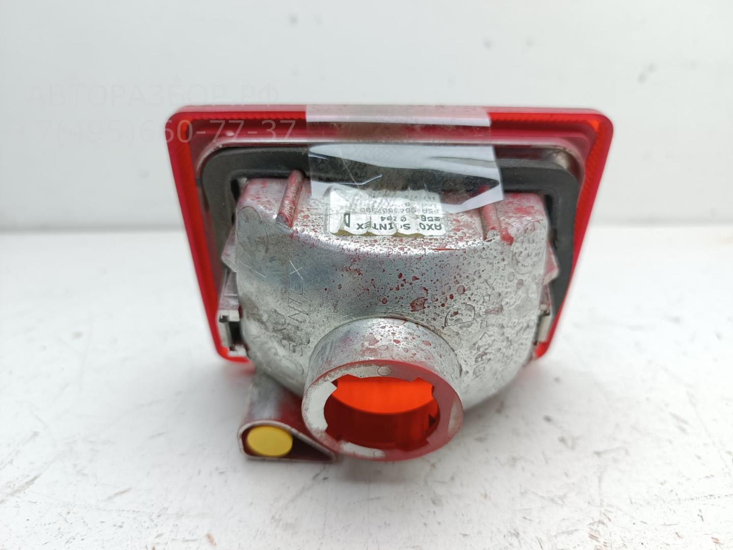 Фонарь задний в бампер правый